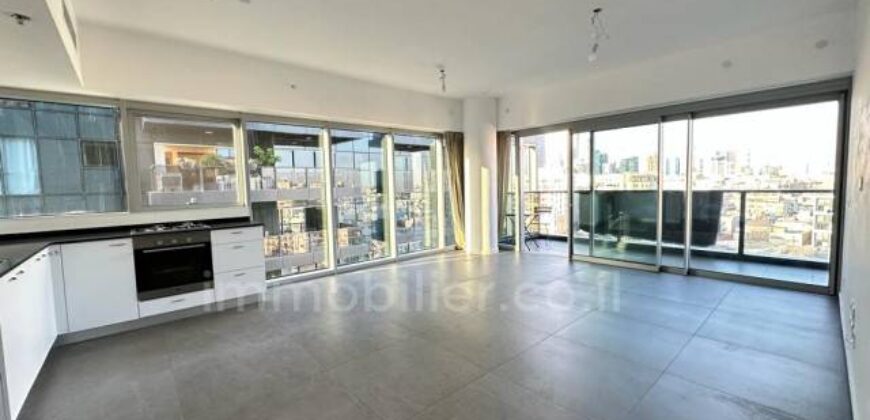 In the most sought-after tower on kompert Street, Tel Aviv