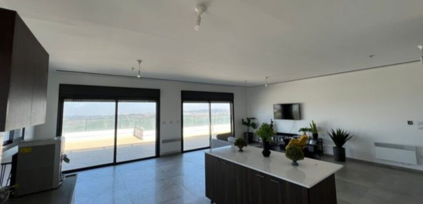 Brand new in 5 room 163 sqm. penthouse w/view