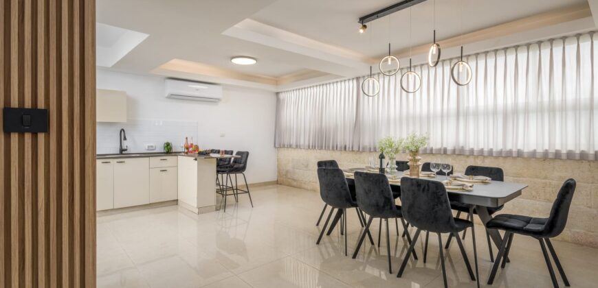 Nachlaot fully renovated garden apartment 5 bdrms