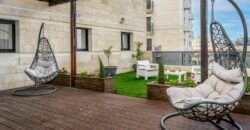 Nachlaot fully renovated garden apartment 5 bdrms