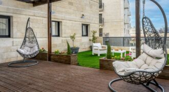 Nachlaot fully renovated garden apartment 5 bdrms