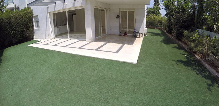 Herzliya Bet, Duplex Garden Apartment