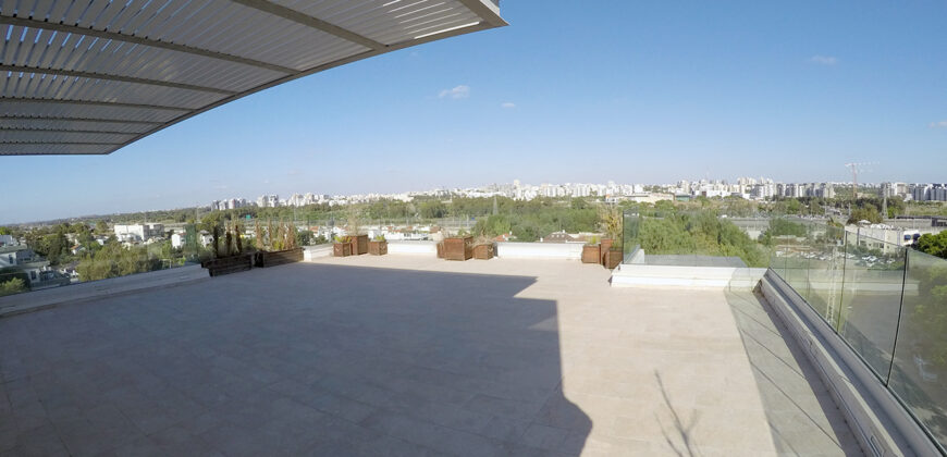 Herzliya Bet, Luxury Penthouse