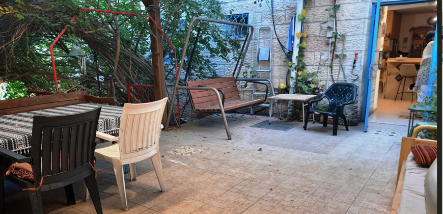 Spacious Garden Apartment in Jerusalem #2012