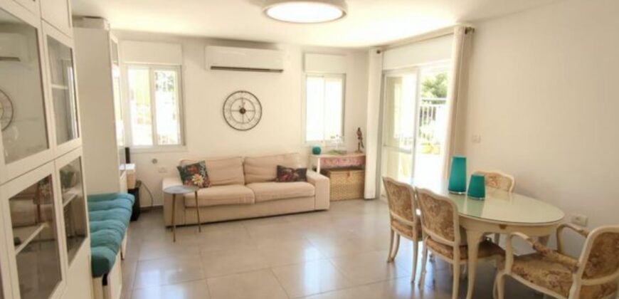 3 Room Apartment in Ramot For Sale