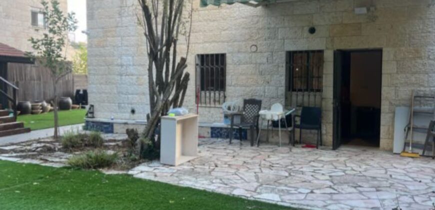 Givat Zev Renovated Villa w/Pool and 2 rental units