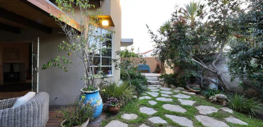 Private House for sale in Herzliya Pituach