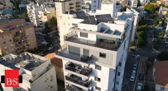 For Sale penthouse in northern Netanya!