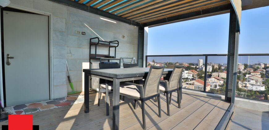 For Sale penthouse in northern Netanya!