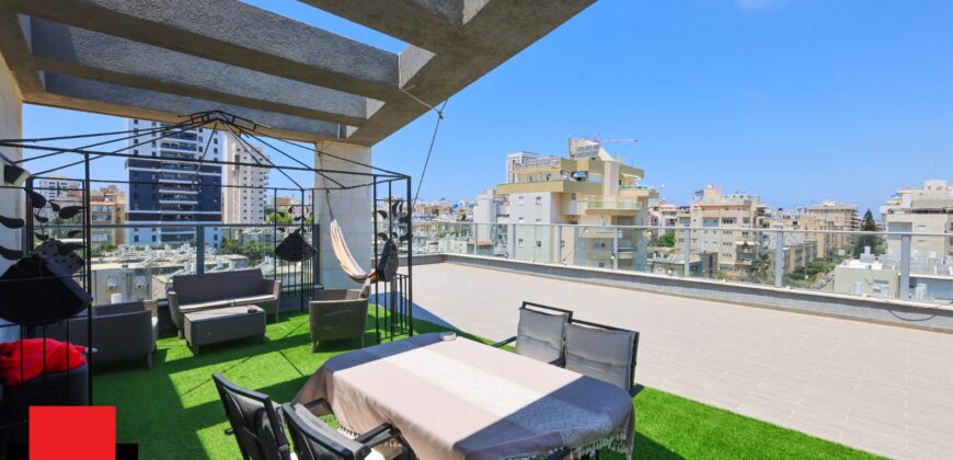 Luxurious penthouse for sale in the center of Netanya!