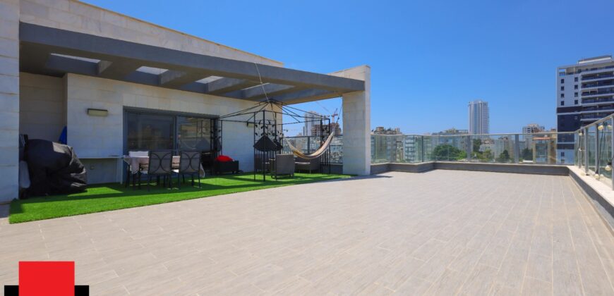 Luxurious penthouse for sale in the center of Netanya!