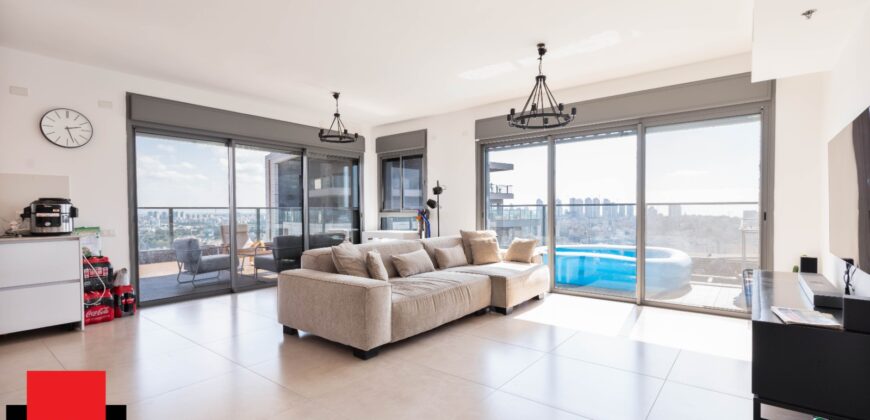 For Sale penthouse in northern Netanya!