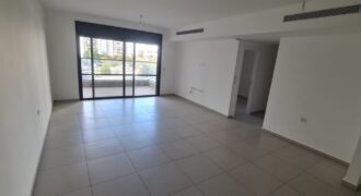 4.5 Room apartment in Carmei Gat