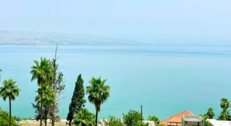 For sale in Tiberias on Shimon Dahan Street 🌊 A spacious apartment with a breathtaking view overlooking the Sea of ​​Galilee.