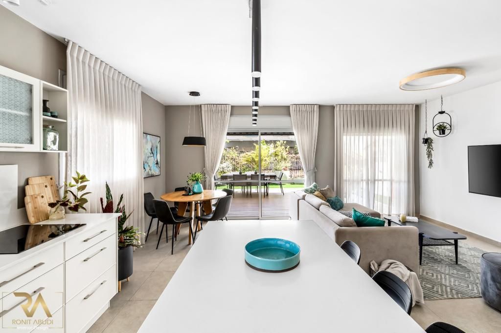 5-Room Penthouse on Rafael Suissa, Mazkeret Batya