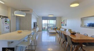 Petach Tikva, Hadar Ganim Beautiful Apartment for Sale