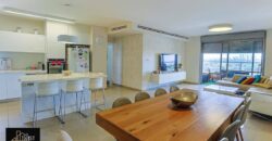 Petach Tikva, Hadar Ganim Beautiful Apartment for Sale