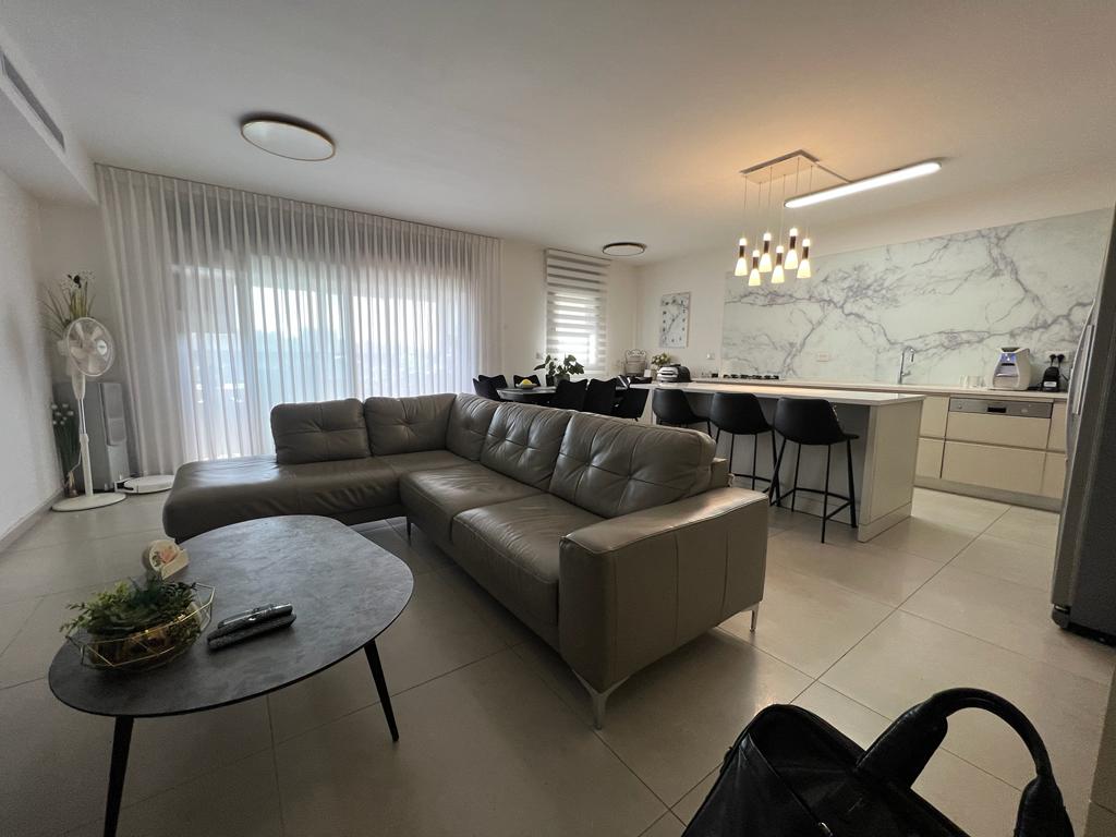 Mini Penthouse 5.5 Rooms in Beit Shemesh, Vatika