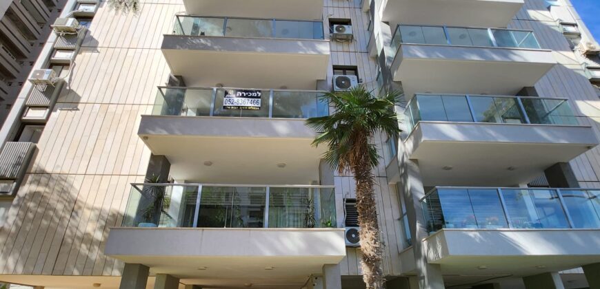 for sale exclusively, In the Ramat Aviv Gimmel