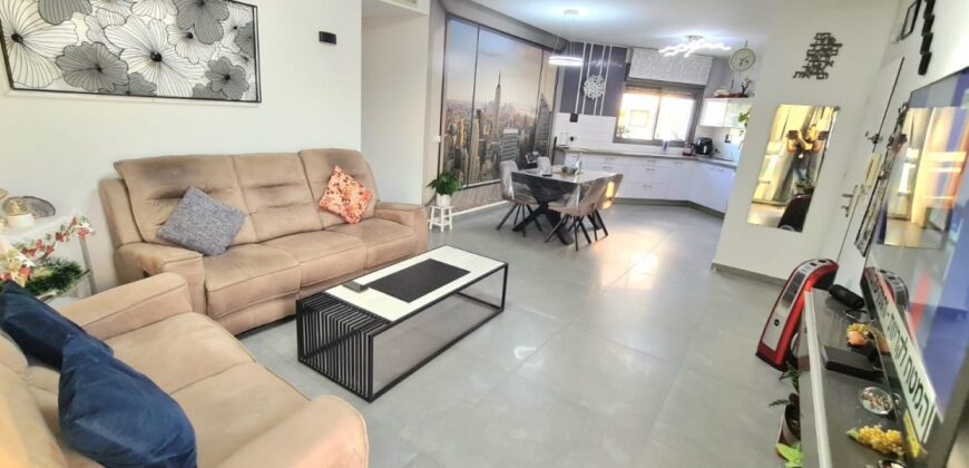 Stunning Renovated Apartment in HaTziporim Neighborhood