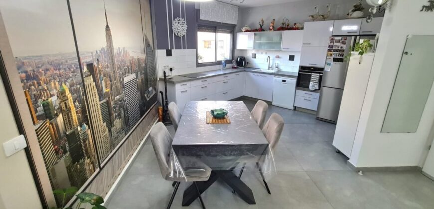 Stunning Renovated Apartment in HaTziporim Neighborhood