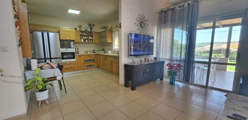 Charming Corner Home in Moshav Hosen