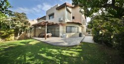 Luxurious Villa for Sale 5 Rooms West Rishon Lezion