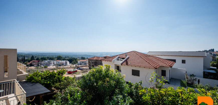 Zikhron Ya’akov Halomot Two Family Cottage