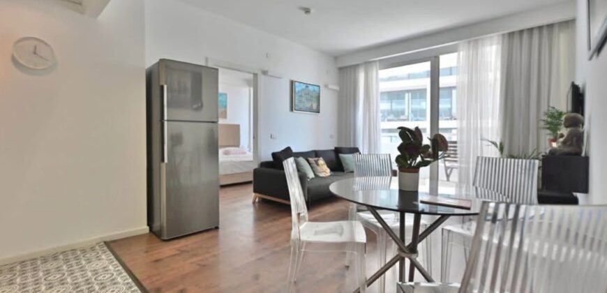 For rent on Herbert Samuel, Tel Aviv, First line to the sea