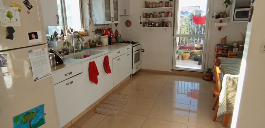 For Sale By Owner – Apartment on Matityahu HaCohen Street, Zayit Efrat