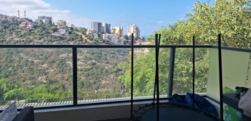 Renovated luxury apartment with panoramic sea and wadi views – Haifa by the sea! Perfect location: