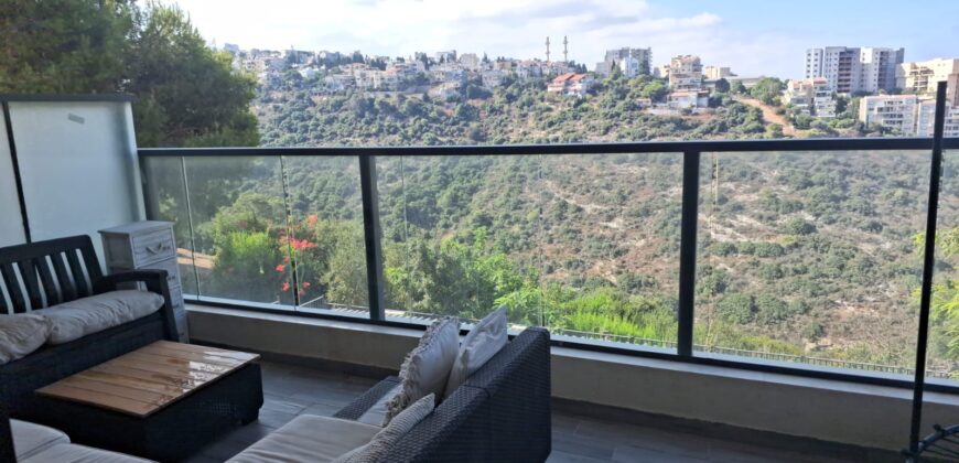 Renovated luxury apartment with panoramic sea and wadi views – Haifa by the sea! Perfect location: