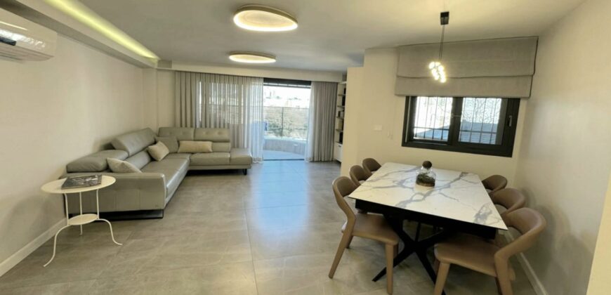 Beautiful 4-Room Apartment for sale in Kiryat Menachem, Iceland Street