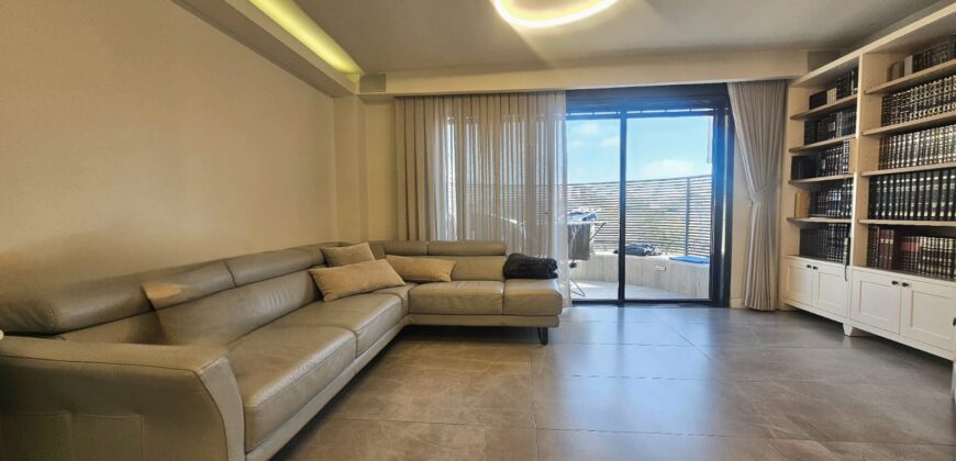 Beautiful 4-Room Apartment for sale in Kiryat Menachem, Iceland Street