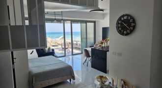 For sale – Luxury penthouse in Bat Galim, Haifa! 🌊 Luxurious penthouse on the first line to the sea – a unique living experience! 🌊