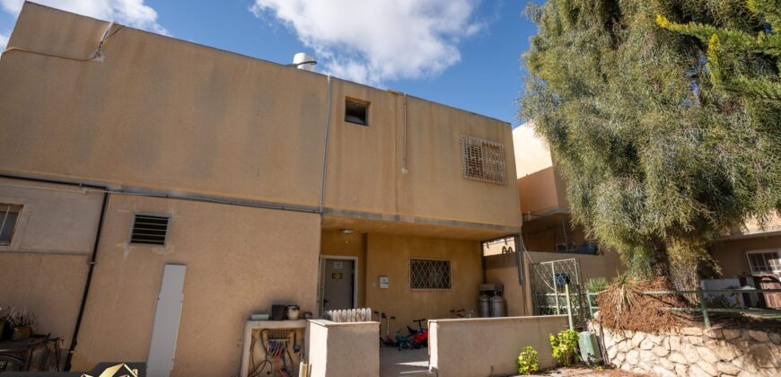 Gem in Mitzpe Ramon – 5-room cottage. Excellent For investment or Living