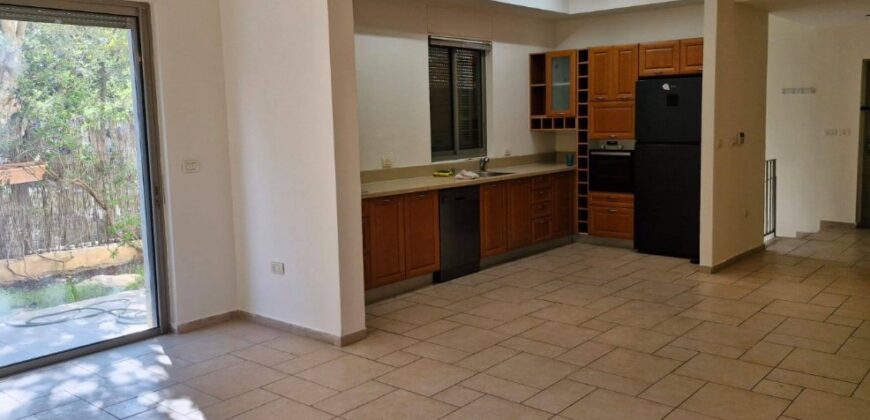 Abu Tor, Special Duplex for rent