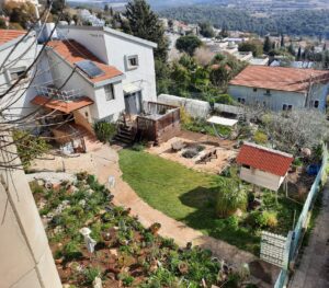 Private House Large Plot of Land North