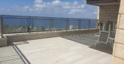 For sale! No brokerage fees! A rare luxury penthouse in a perfect location with a breathtaking view!