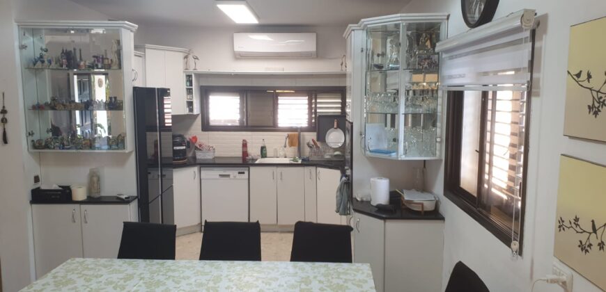 🏡 For sale in Geva Carmel – private house with great real estate potential!