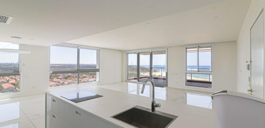 Dream Apartment in Briga Towers, Ir Yamim, Netanya