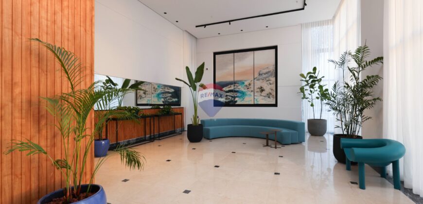 Luxury 5-Room Apartment Moments from the Sea – Live the Coastal Dream