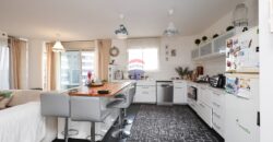 Luxury 5-Room Apartment Moments from the Sea – Live the Coastal Dream