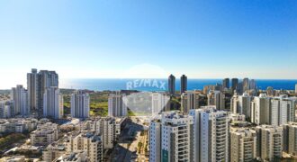 Upgraded 30th-Floor Apartment | Open Views | High-End Finishes