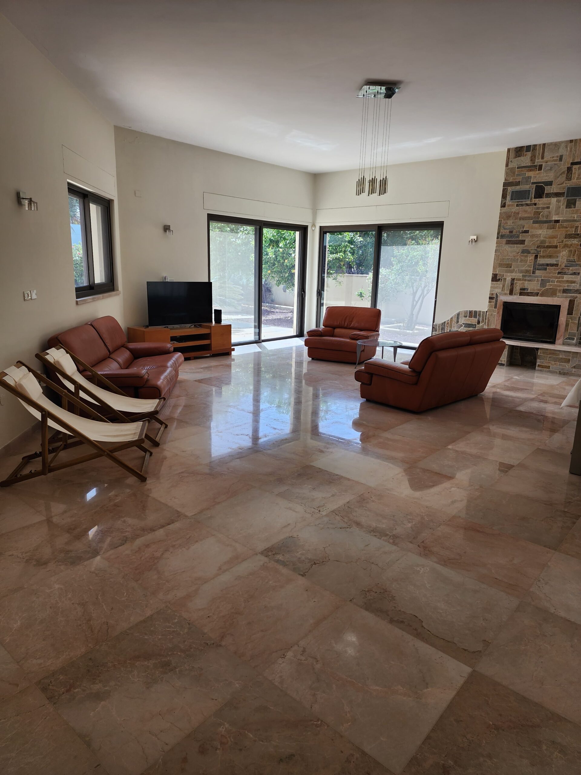 For sale in Caesarea – a first-class luxury villa!
