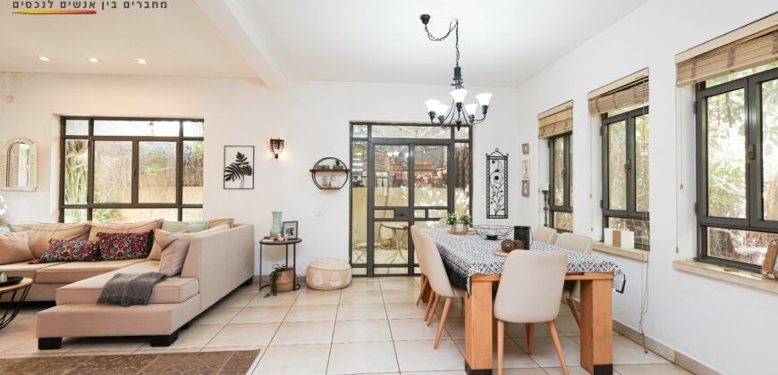 Rustic, Spacious, Prestigious – Right in the Heart of North Netanya!