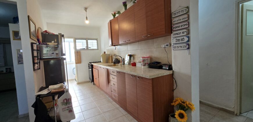 Rosh Pina, well-kept 4-room apartment, rented out, Open view