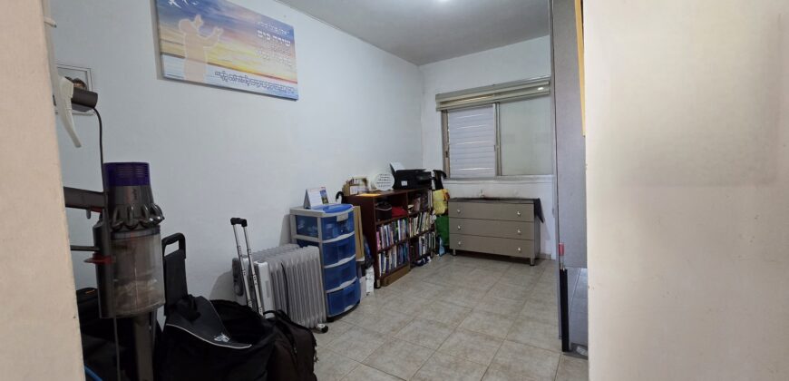 Rosh Pina, well-kept 4-room apartment, rented out, Open view