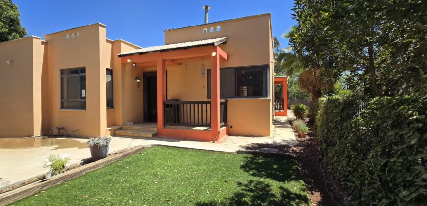 Stunning private house in the village of Korazim, + unit! View!