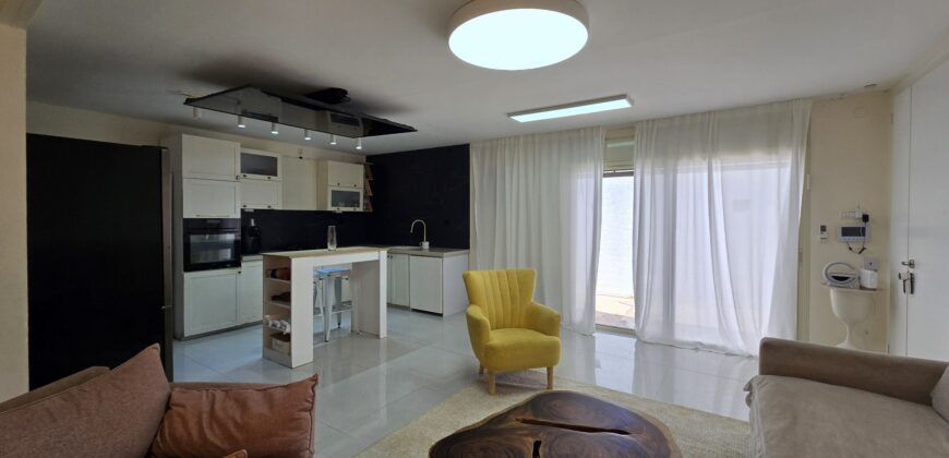 Menachem Begin, detached private house, newly renovated to a high standard